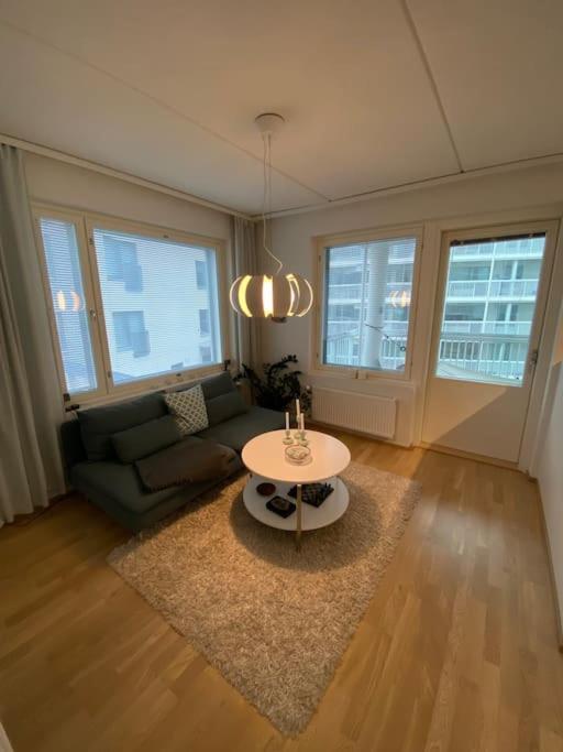 Modern Two Bedroom Apartment Near Helsinki Airport Vantaa Extérieur photo